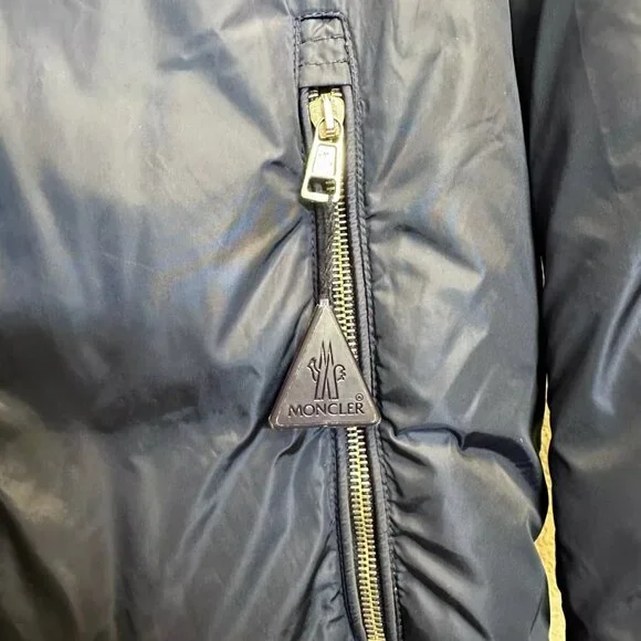 Moncler Women Puffer Down Jacket w/ Hood Blue size 3, Chest 40" Good Condition